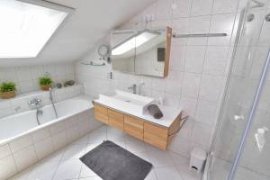 Ferienwohnung 3 – Badezimmer